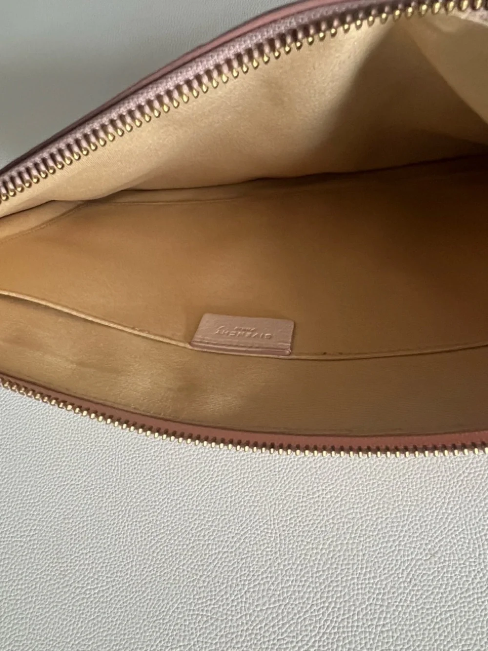 Givenchy Pouch Woman - Picture 5 of 10